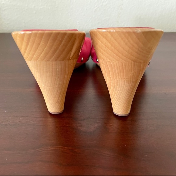 CHANEL suede mule sandal - Picture 7 of 9